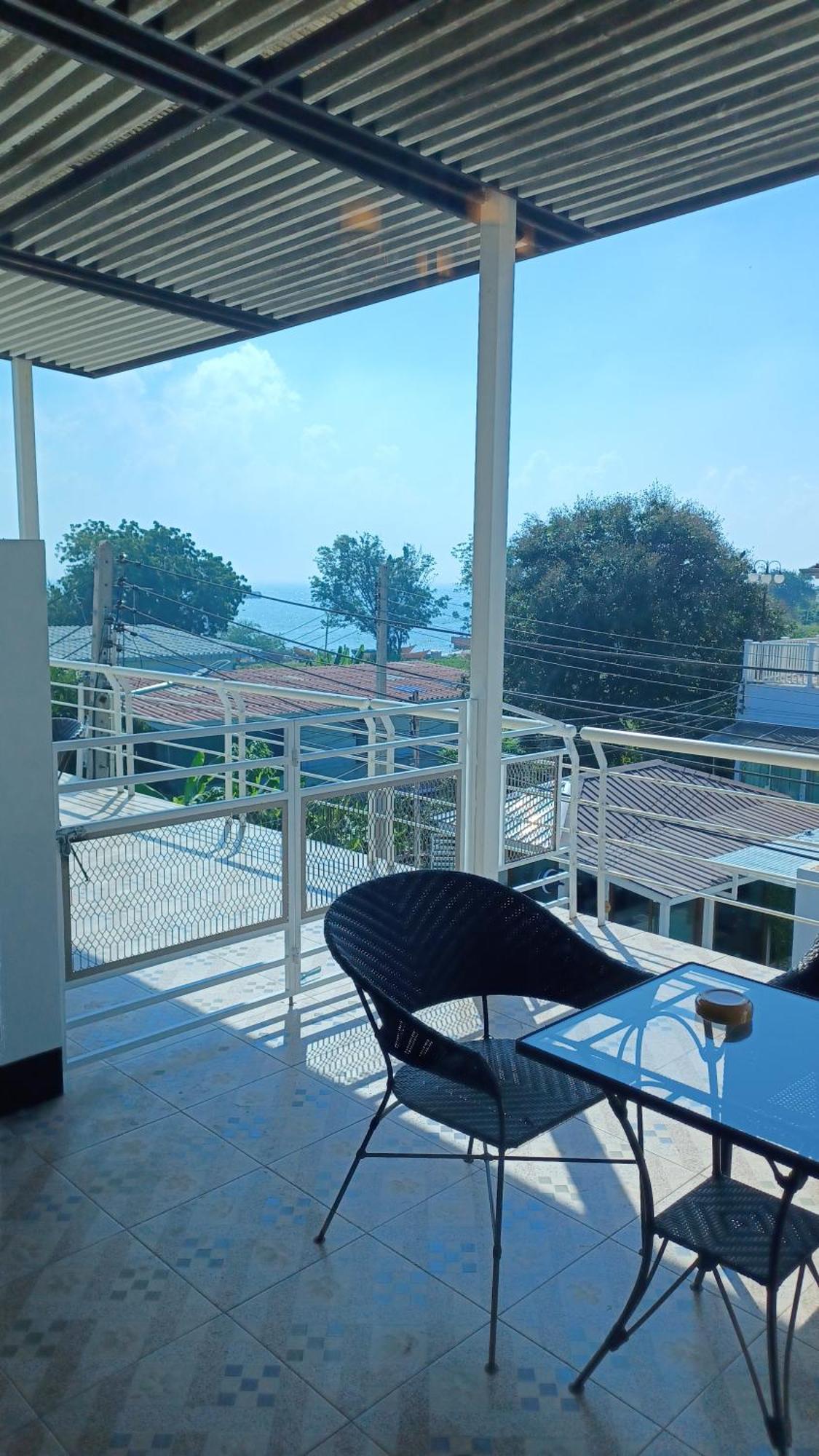 Koh Larn Riviera Hotel Exterior foto