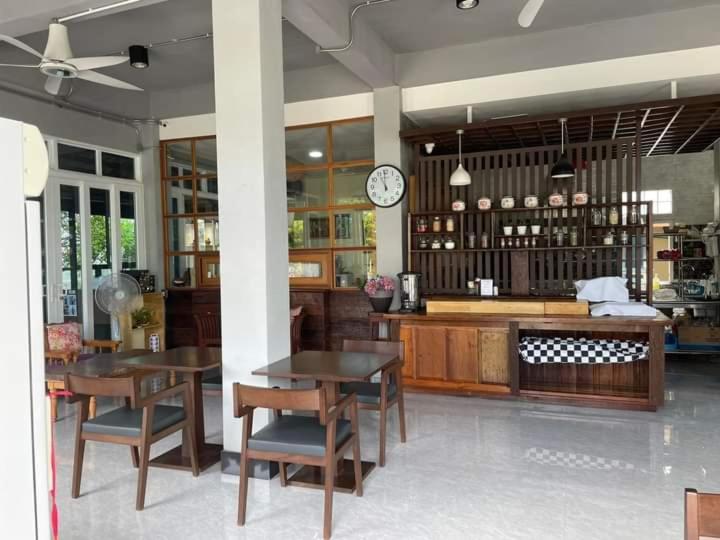 Koh Larn Riviera Hotel Exterior foto