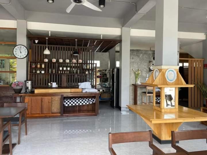 Koh Larn Riviera Hotel Exterior foto