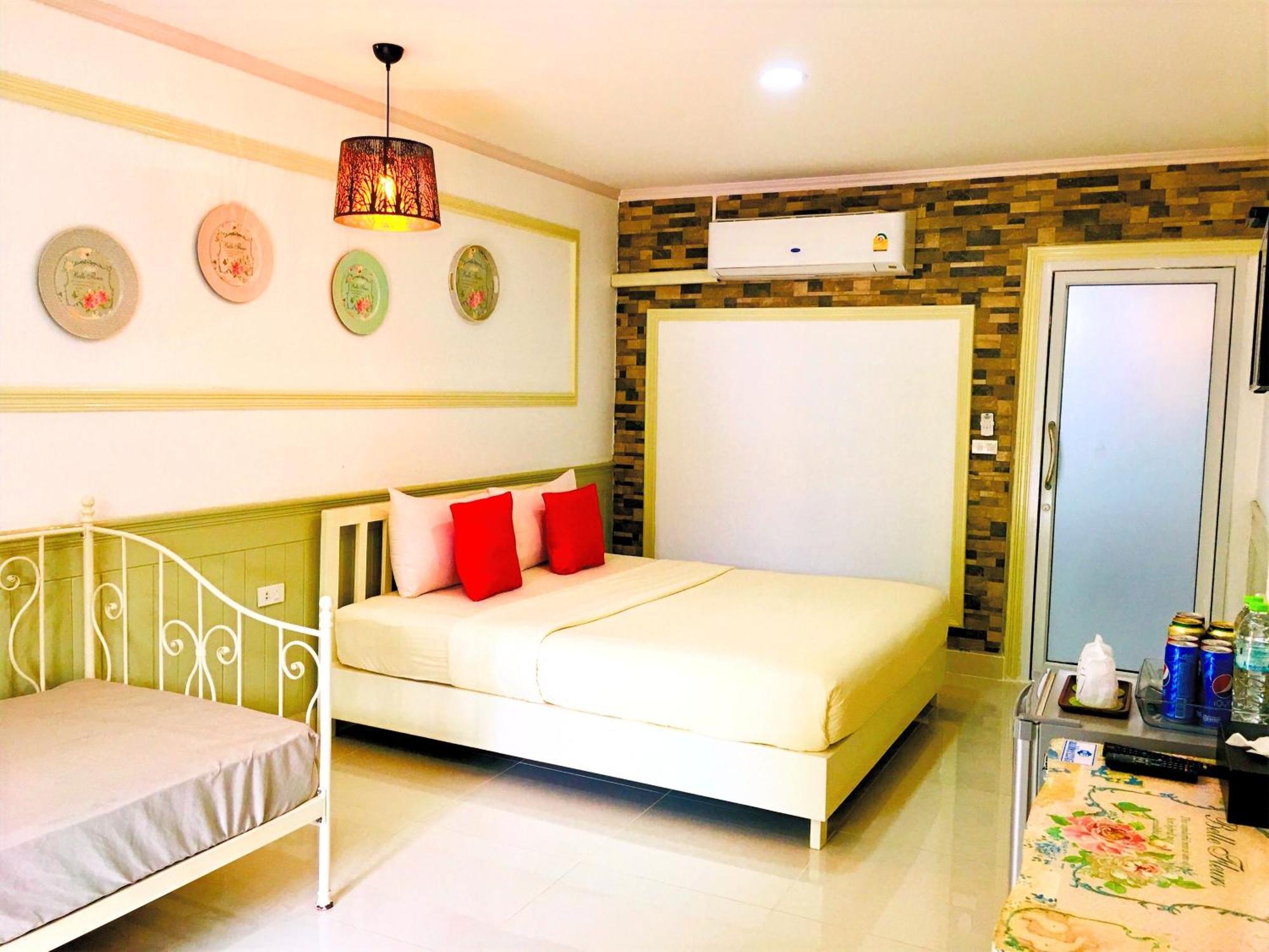 Koh Larn Riviera Hotel Exterior foto